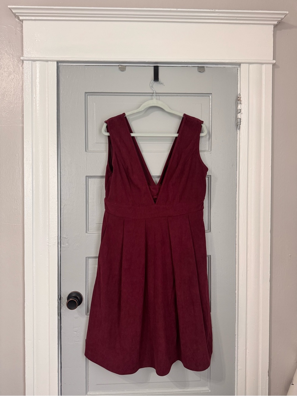 Bloomchic Women's V-Neck Burgundy Sleeveless Dress